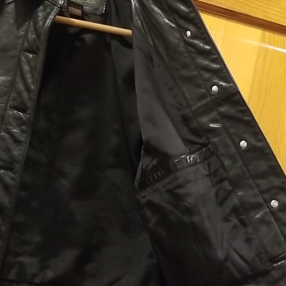 Leather Jacket - Picture 4 of 6